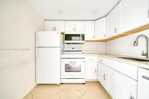 496 NW 165th Street Road Miami FL 33169