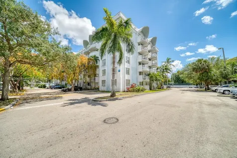 496 NW 165th Street Road Miami FL 33169