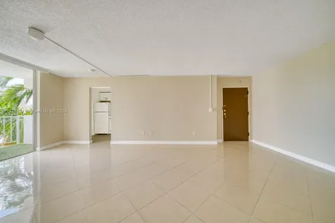 496 NW 165th Street Road Miami FL 33169