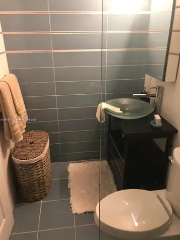5401 Collins Avenue Miami Beach FL 33140