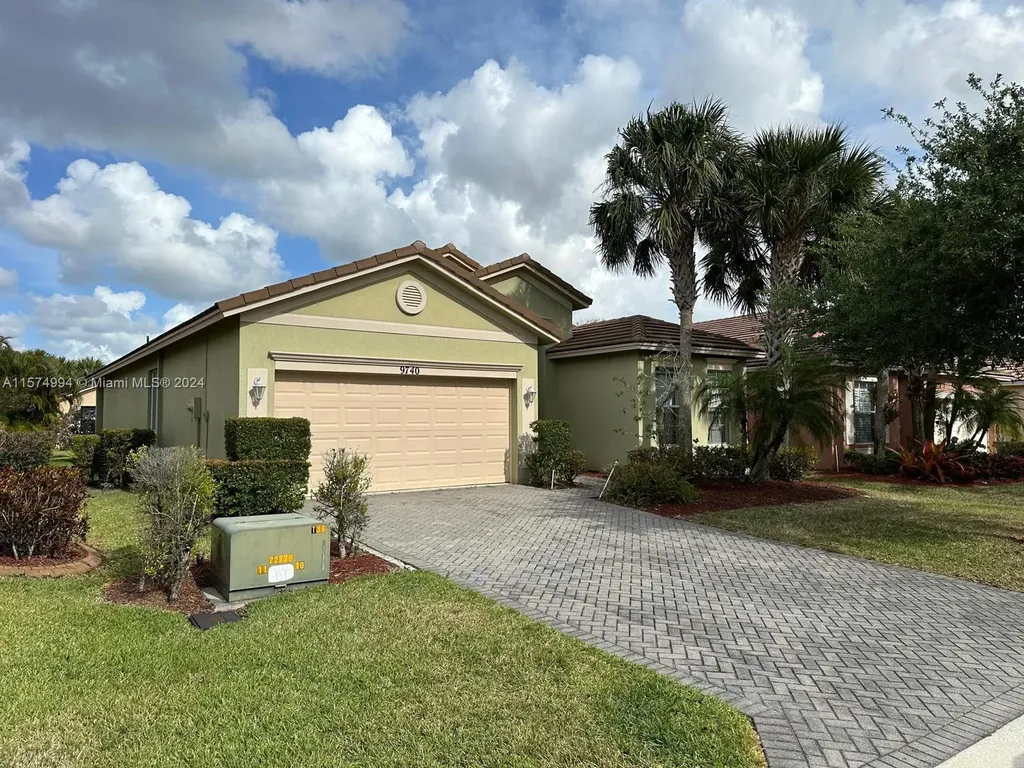 9740 SW Lindale Trace Boulevard Port St. Lucie FL 34987