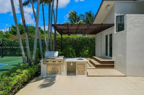 8920 SW 61st Court Pinecrest FL 33156