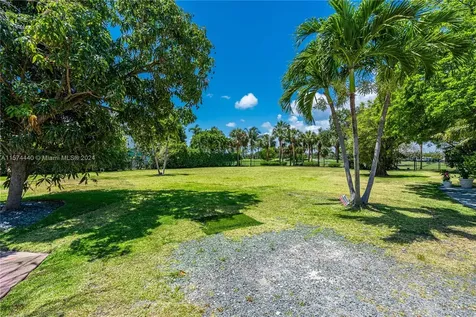 6060 La Gorce Drive Miami Beach FL 33140