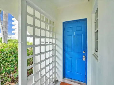 7143 Bonita Drive Miami Beach FL 33141