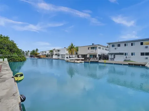 7143 Bonita Drive Miami Beach FL 33141