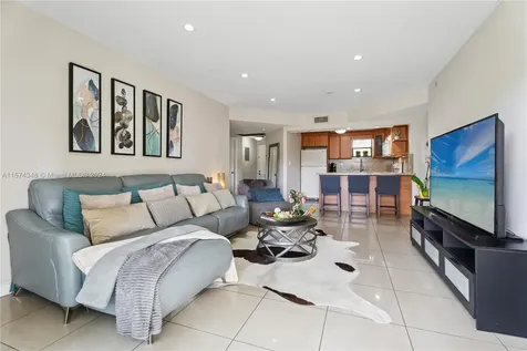 8290 Lake Drive Doral FL 33166