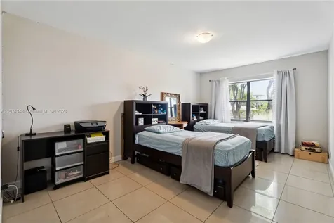8290 Lake Drive Doral FL 33166