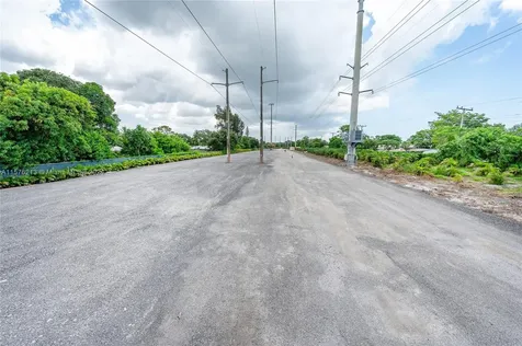 5050 Peters Road Fort Lauderdale FL 33317