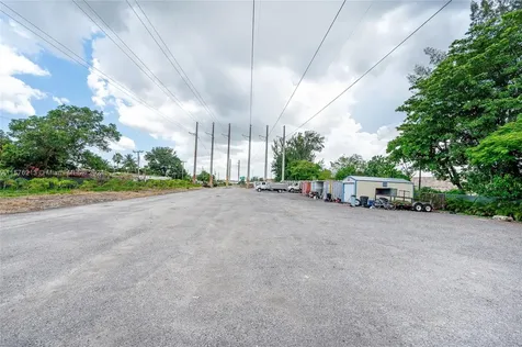 5050 Peters Road Fort Lauderdale FL 33317