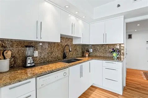 9 Island Avenue Miami Beach FL 33139