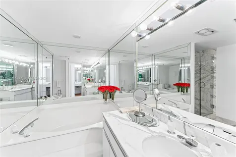 9 Island Avenue Miami Beach FL 33139