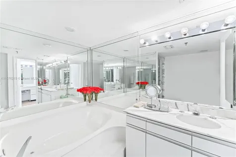 9 Island Avenue Miami Beach FL 33139