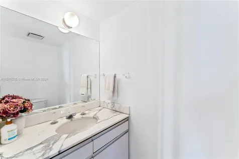 9 Island Avenue Miami Beach FL 33139