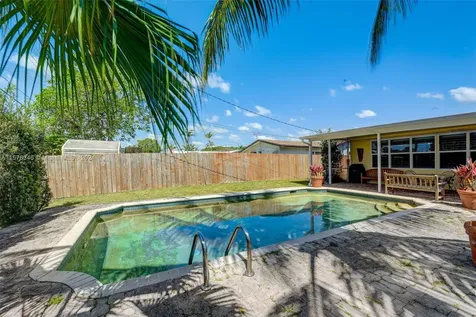 4710 W Park Road Hollywood FL 33021