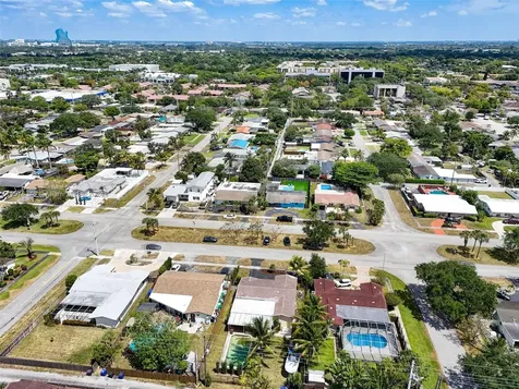 4710 W Park Road Hollywood FL 33021
