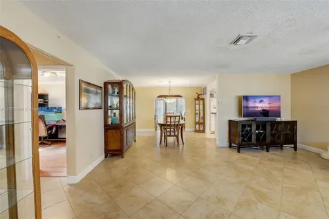 4710 W Park Road Hollywood FL 33021