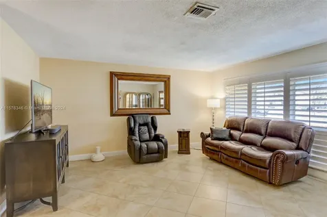 4710 W Park Road Hollywood FL 33021