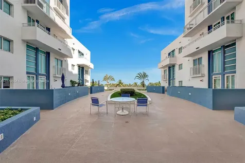 7600 Collins Avenue Miami Beach FL 33141