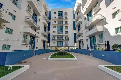 7600 Collins Avenue Miami Beach FL 33141