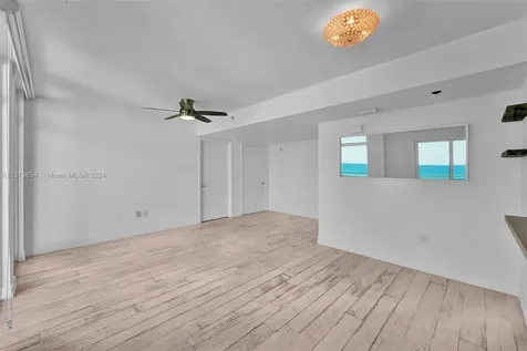 7600 Collins Avenue Miami Beach FL 33141