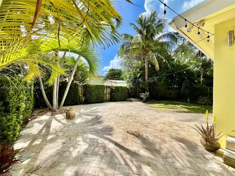 9157 Dickens Avenue Surfside FL 33154