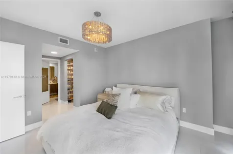 488 NE 18th Street Miami FL 33132