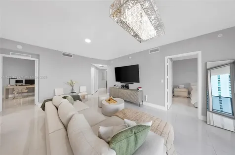 488 NE 18th Street Miami FL 33132