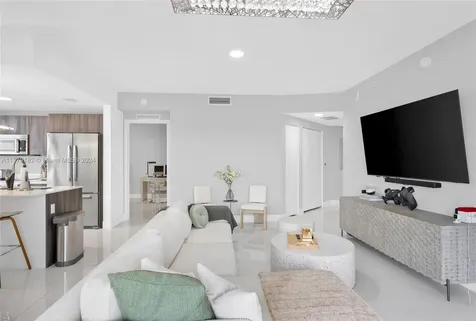 488 NE 18th Street Miami FL 33132