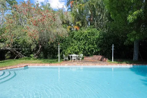 2500 Sunset Drive Miami Beach FL 33140