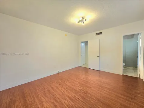 1152 99th Street Bay Harbor Islands FL 33154