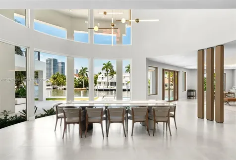 310 S Parkway Golden Beach FL 33160