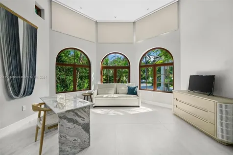 310 S Parkway Golden Beach FL 33160