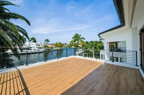 310 S Parkway Golden Beach FL 33160