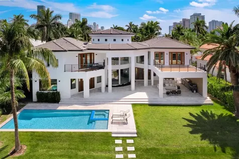 310 S Parkway Golden Beach FL 33160