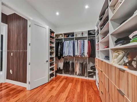 8151 NW 48th Terrace Doral FL 33166