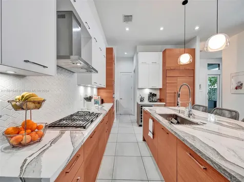 8151 NW 48th Terrace Doral FL 33166