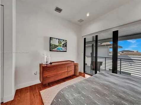 8151 NW 48th Terrace Doral FL 33166