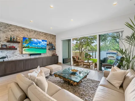 85 Hendricks Isle Fort Lauderdale FL 33301