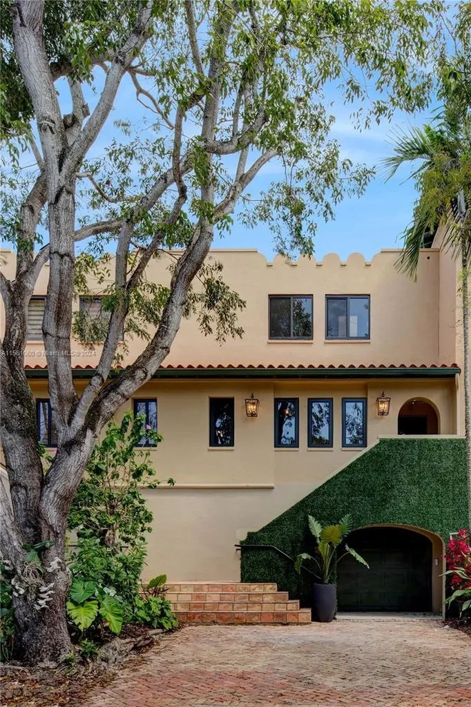 6206 Paradise Point Drive Palmetto Bay FL 33157