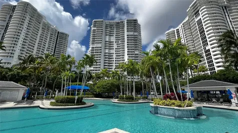 21205 Yacht Club Drive Aventura FL 33180