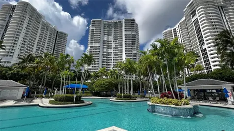 21205 Yacht Club Drive Aventura FL 33180