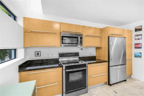 1577 Bay Road Miami Beach FL 33139