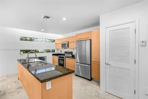 1577 Bay Road Miami Beach FL 33139