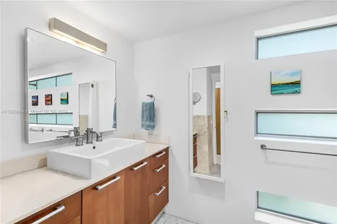 1577 Bay Road Miami Beach FL 33139