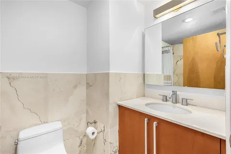 1577 Bay Road Miami Beach FL 33139