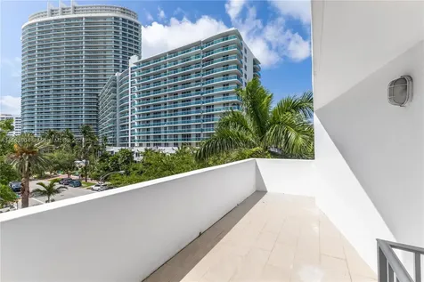 1577 Bay Road Miami Beach FL 33139