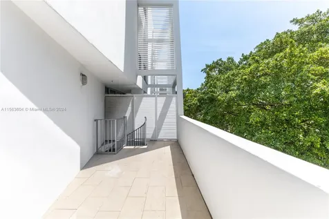 1577 Bay Road Miami Beach FL 33139