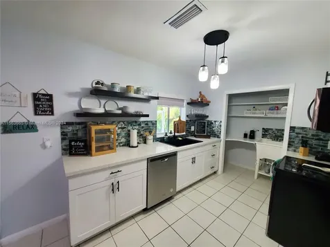 823 Lake Mcgregor Drive Fort Myers FL 33919