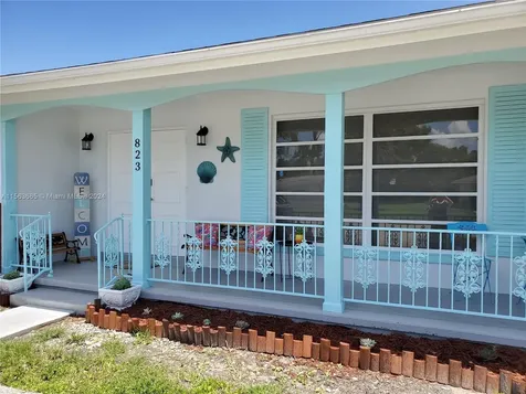 823 Lake Mcgregor Drive Fort Myers FL 33919