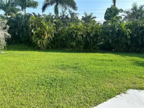 823 Lake Mcgregor Drive Fort Myers FL 33919